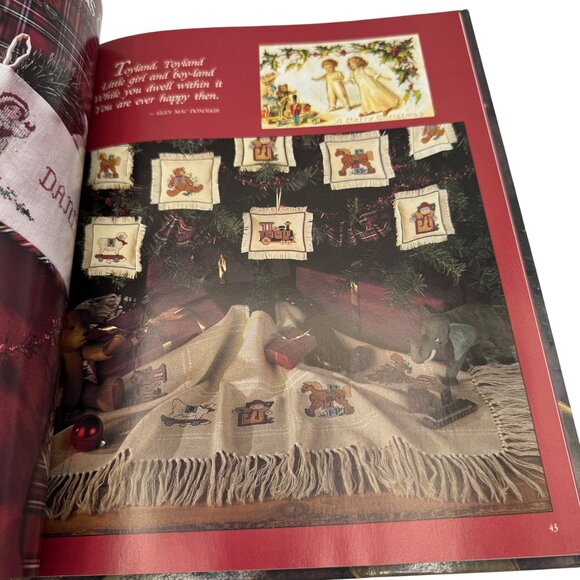 Christmas Keepsakes Cross Stitch Pattern Book By Leisure Arts 1990 - Picture 4 of 6
